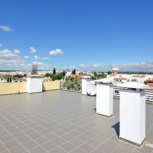 oliveira-apartamento-para-ferias-com-piscina-e-garagem.hotelaalgarve.com/